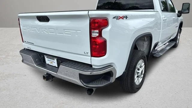 Used 2025 Summit White Chevrolet LT image 36