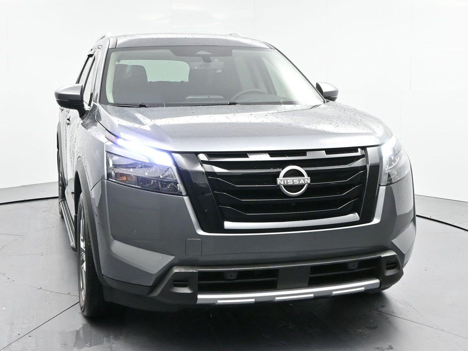 Used 2025 Gun Metallic Nissan SL image 2