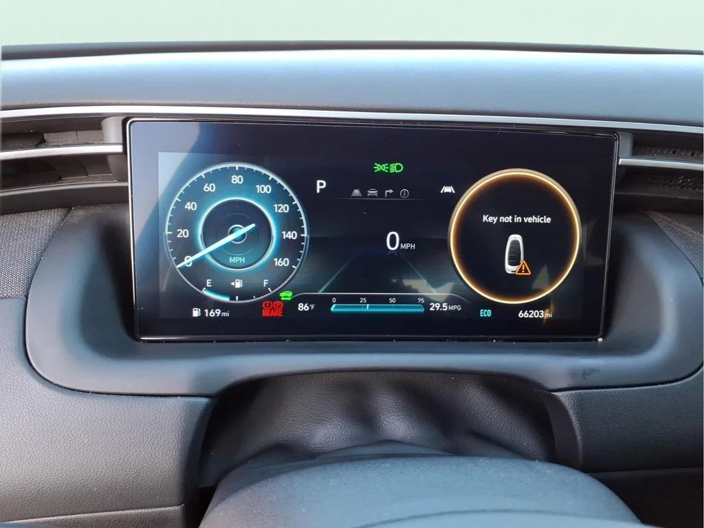 Used 2024 White Hyundai SEL Convenience image 22