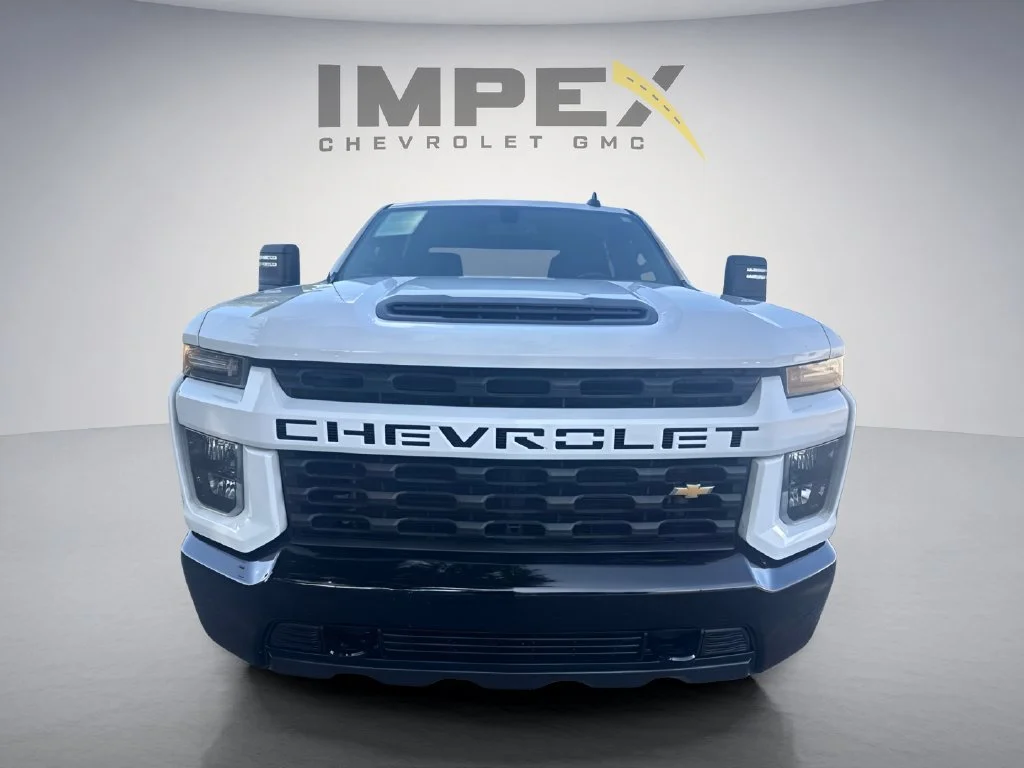 Used 2021 SUMMIT WHITE Chevrolet Custom image 9