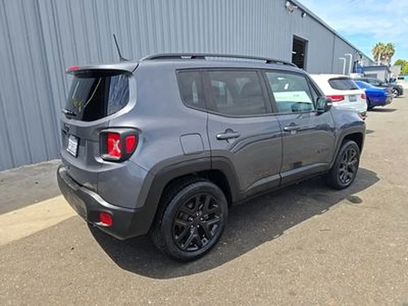 Used 2022 Gray Jeep Altitude image 4