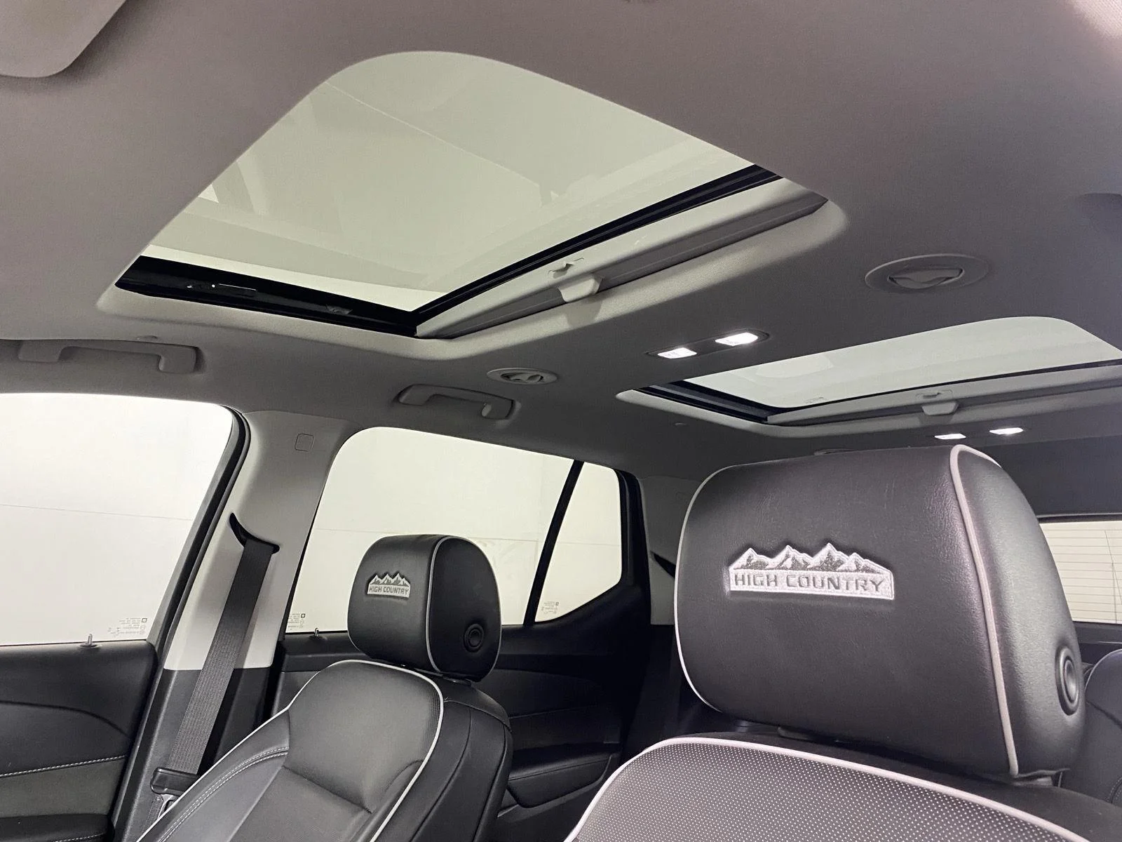 Used 2020 Mosaic Black Metallic Chevrolet High Country image 14
