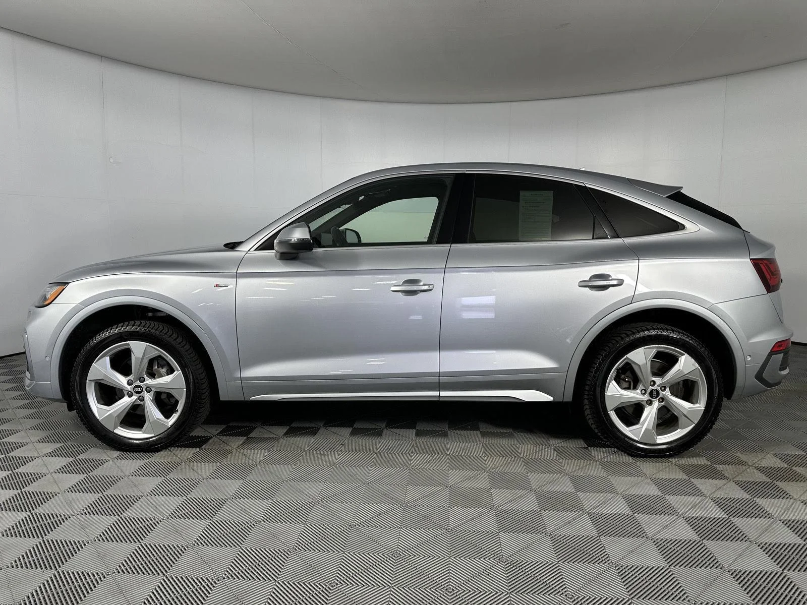 Used 2022 Florett Silver Metallic Audi S line Prestige image 5