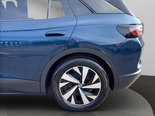 Used 2023 Blue Volkswagen Pro image 18