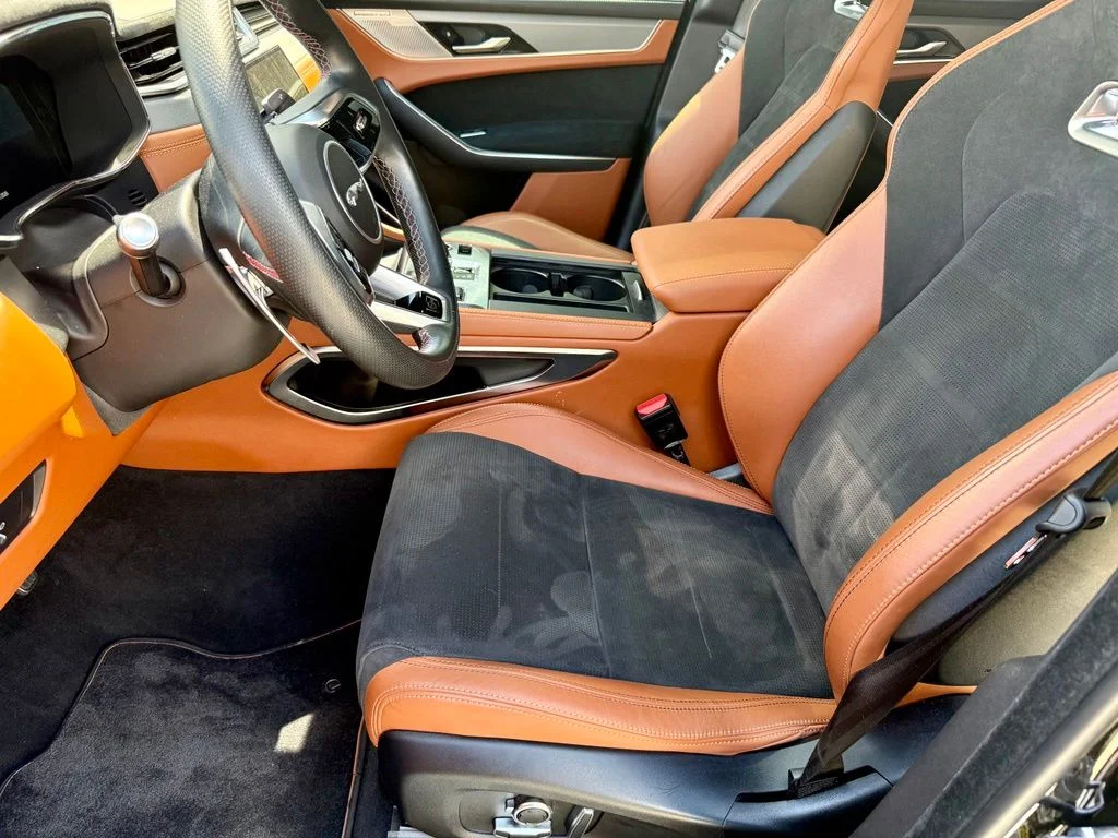 Used 2021 Santorini Black Jaguar SVR image 5