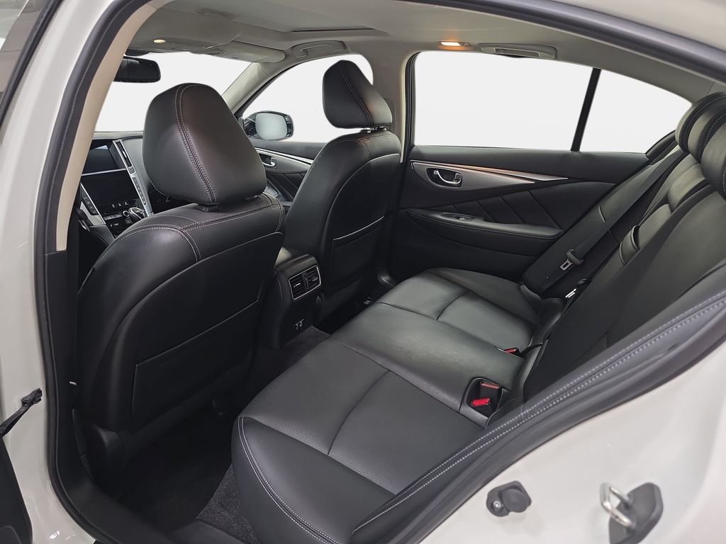 Certified Used 2023 Majestic White INFINITI LUXE image 10