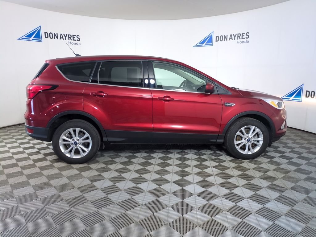 Used 2019 Ruby Red Metallic Ford SE image 6