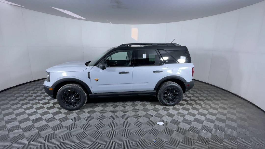 Used 2026 Space White Metallic Ford Badlands image 4