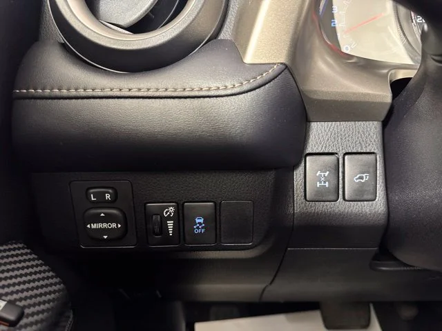 Used 2015 Pyrite Mica Toyota Limited image 18