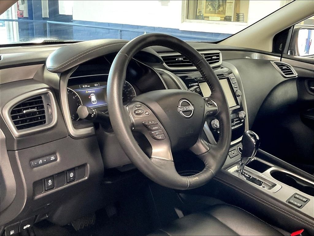 Used 2024 Gray Nissan SV image 8