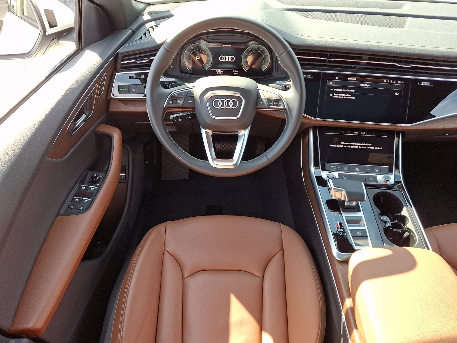 Used 2025 Carrara White   0Q0q Audi Premium image 12