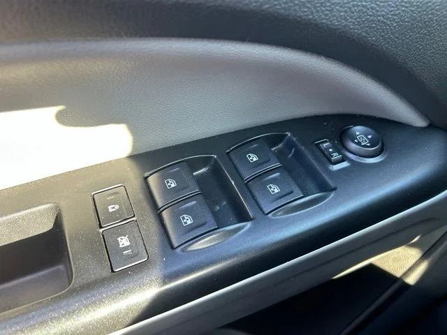 Used 2015 Red Chevrolet LT image 18