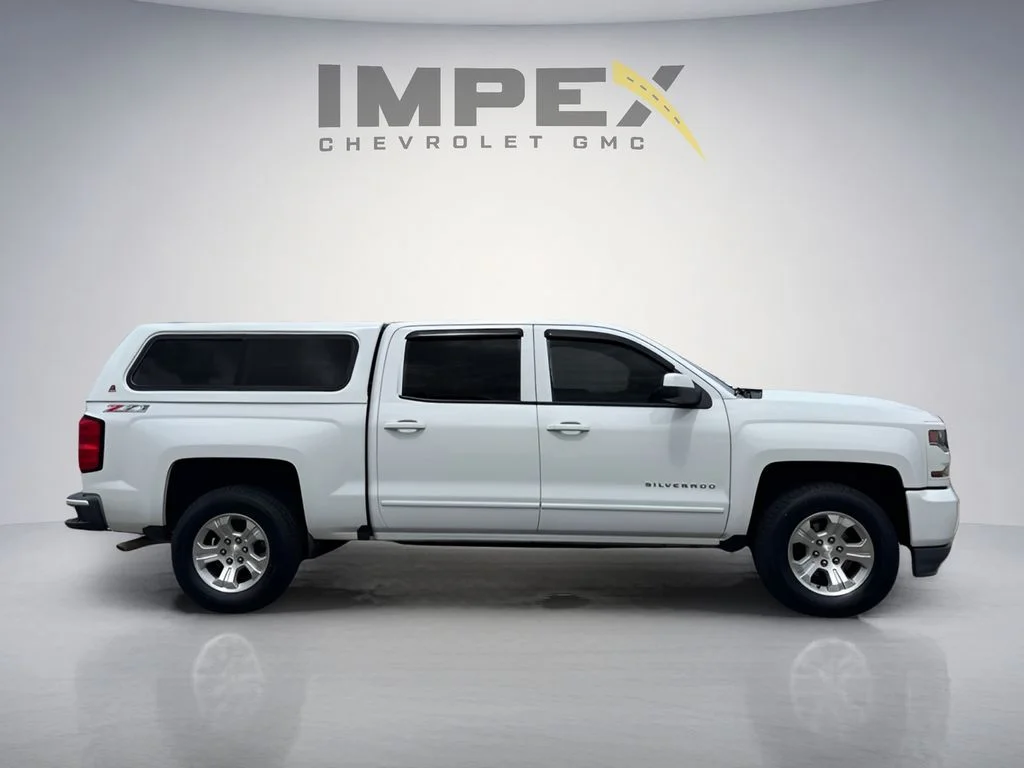 Used 2017 White Chevrolet 2LT image 6