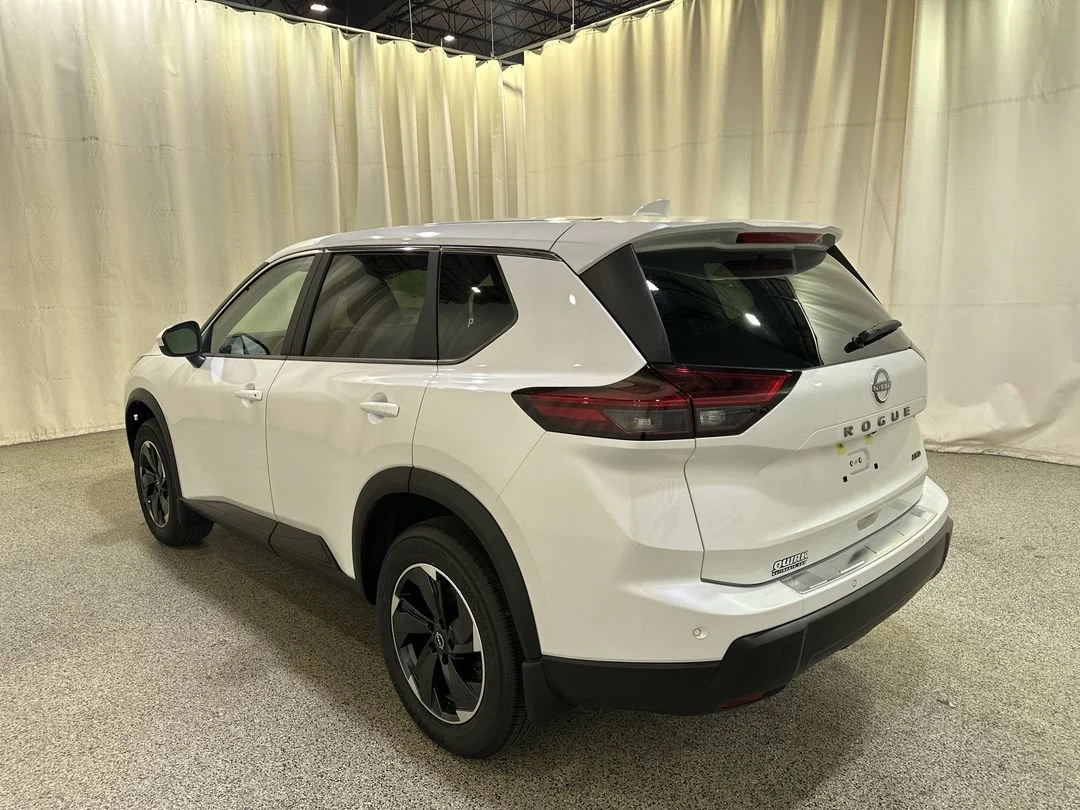 2026 Nissan Rogue SV - Photo 9