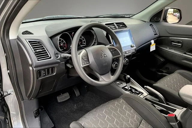 New 2026 Gray Mitsubishi 2.0 ES image 7