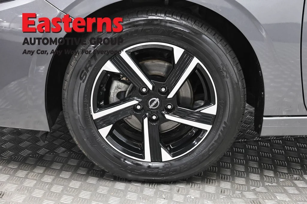 Used 2024 Gray Nissan SV image 32