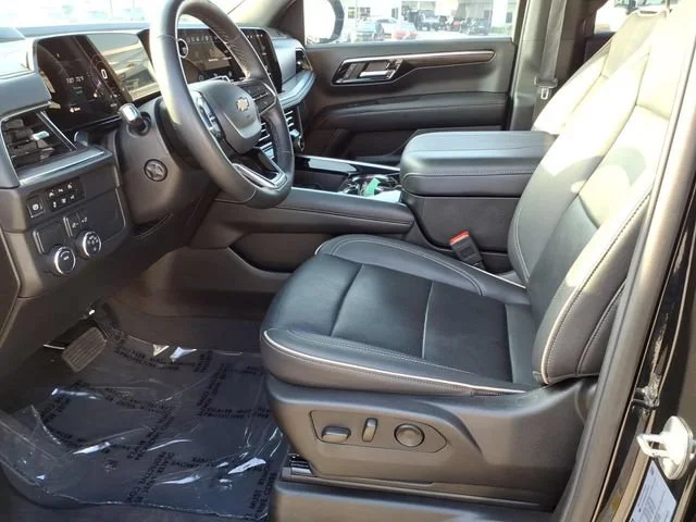 Used 2025 Black Chevrolet Premier image 13