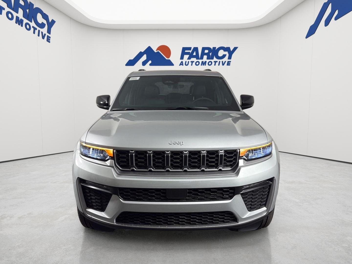 New 2026 Silver Zynith Exterior Paint Jeep Limited image 3