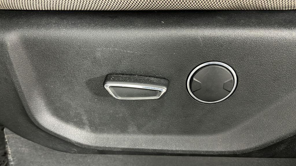Used 2018 Silver Ford XLT image 61