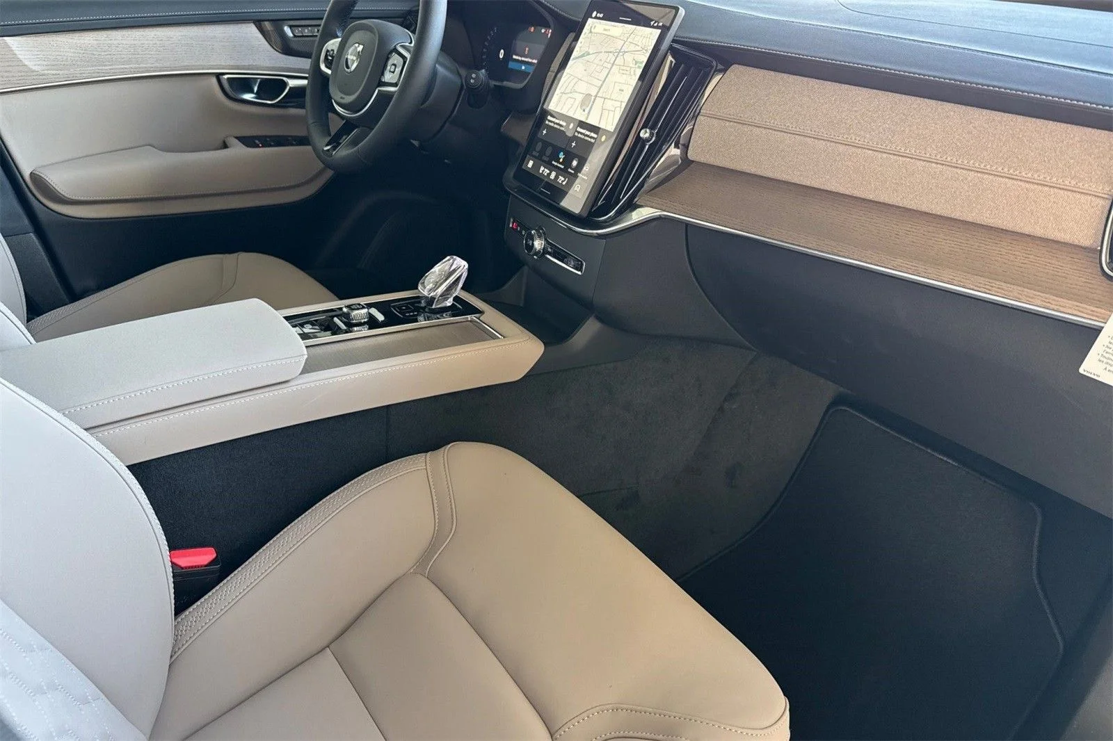 2026 Volvo XC90 Plus - Photo 18
