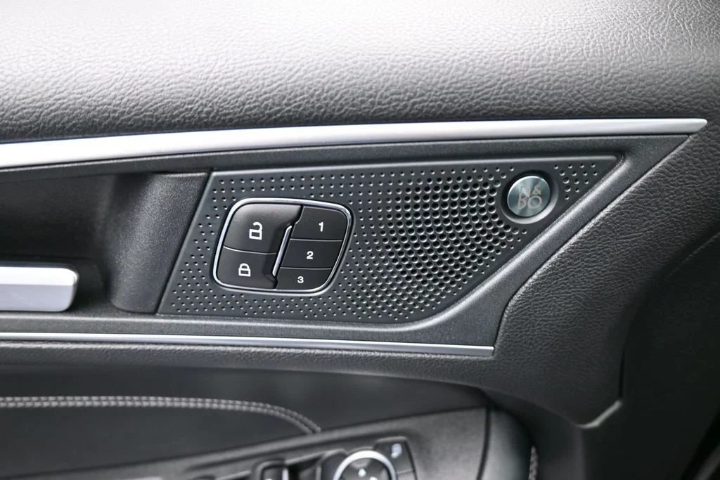 Used 2024 Black Metallic Ford Titanium image 15