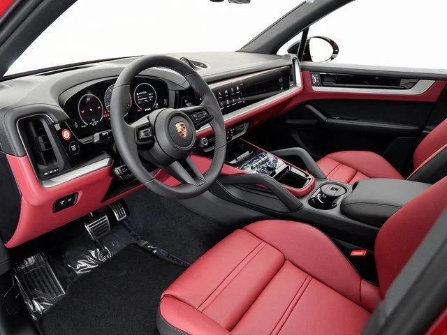 Certified Used 2025  Porsche S image 4