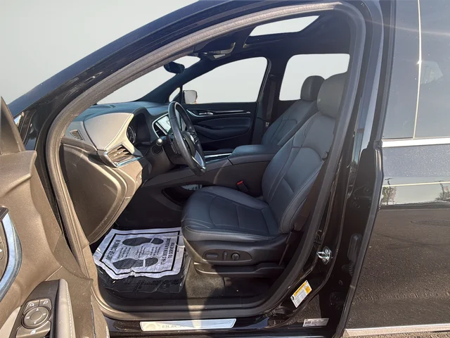 Used 2023 Black Buick Essence image 10