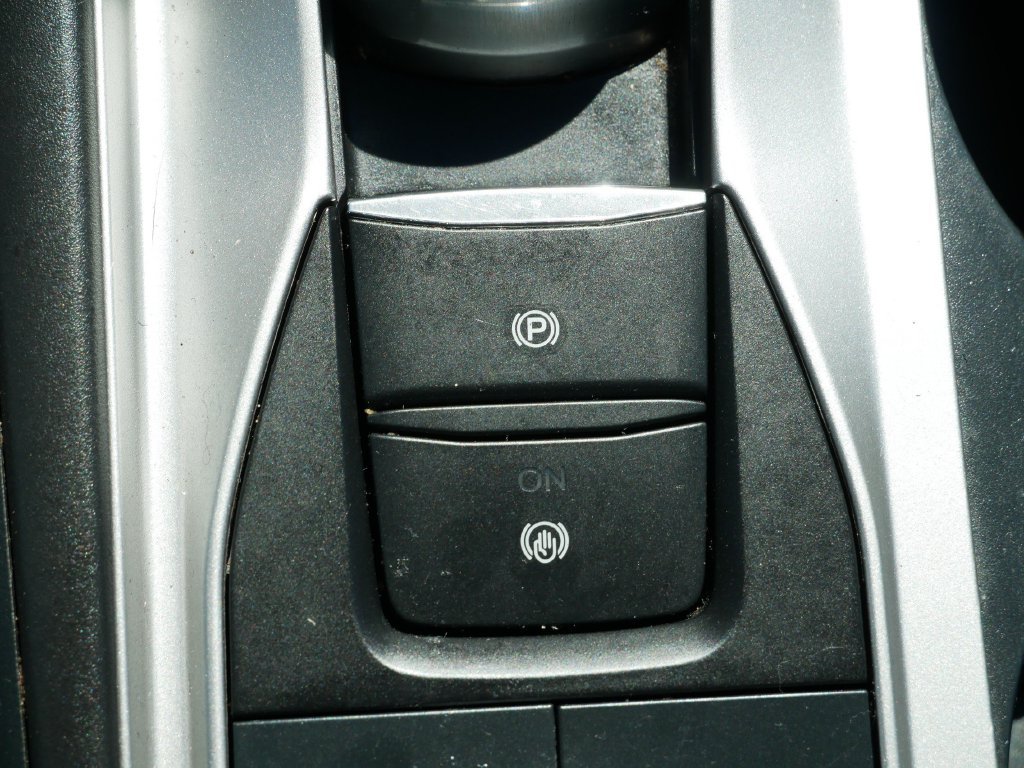 Used 2020 Black Ford XLT image 26