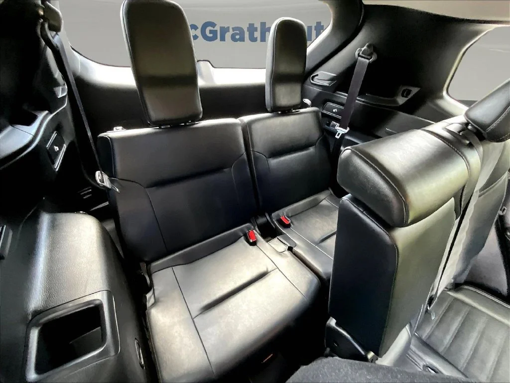 Used 2024 White Mitsubishi SE image 29