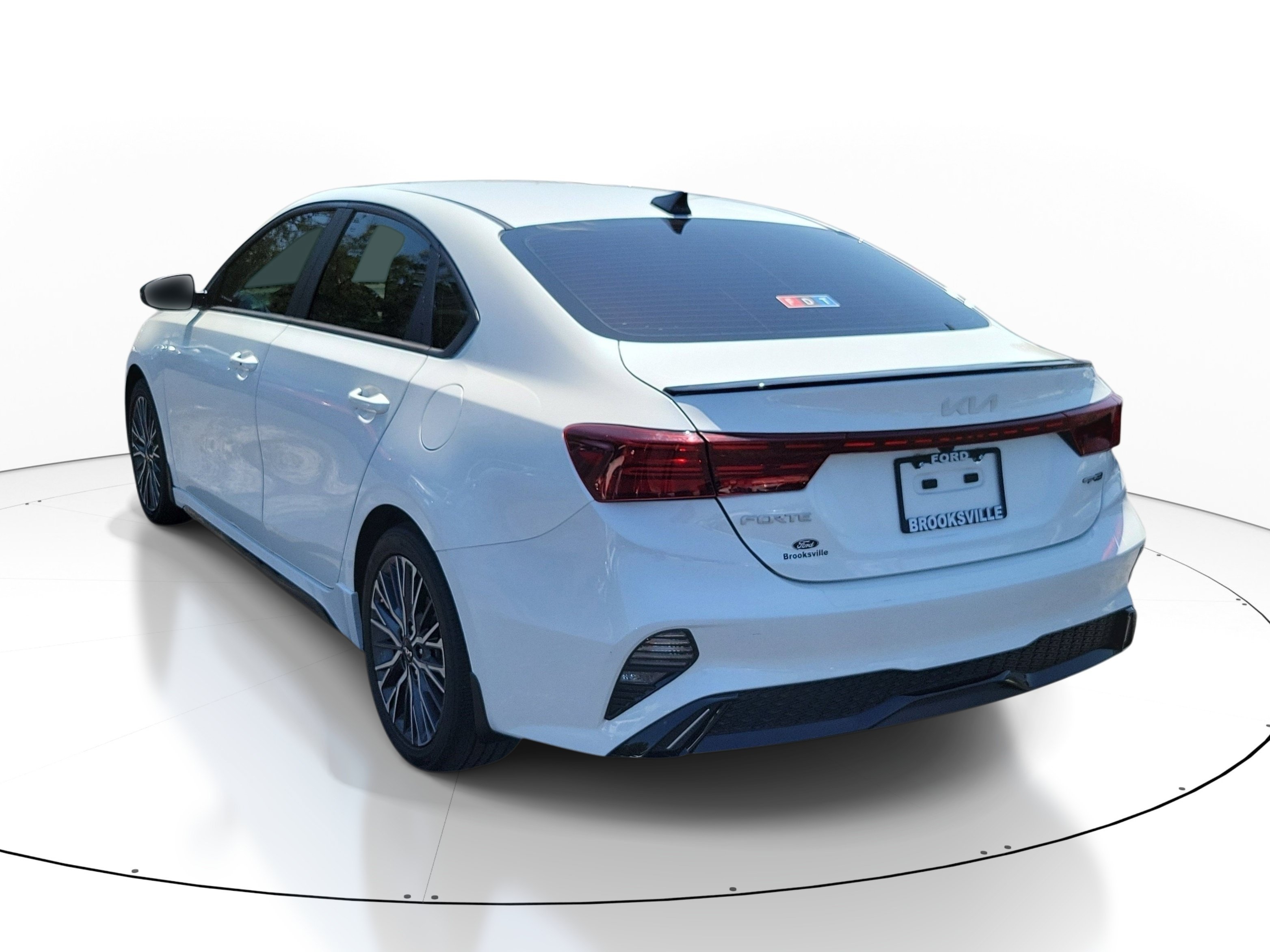 Used 2022 Snow White Pearl Kia GT-Line image 4