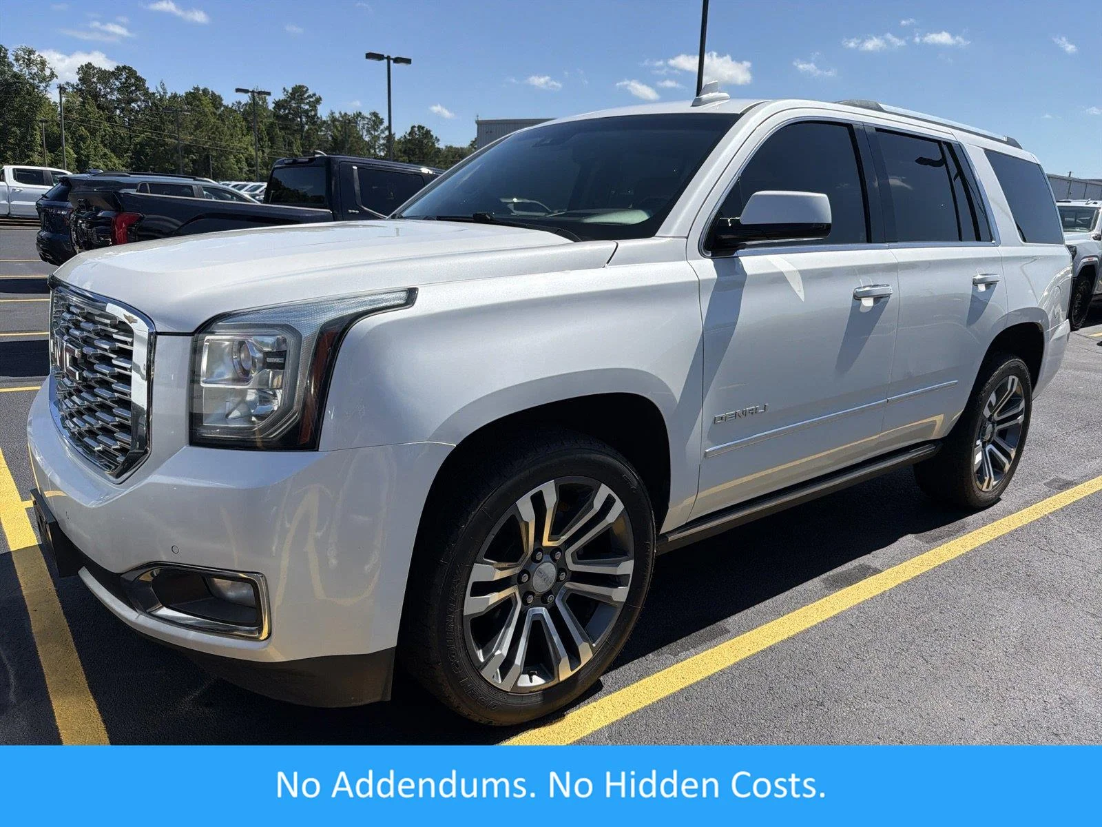 Used 2018 WHITE FROST TRICOAT GMC Denali image 1