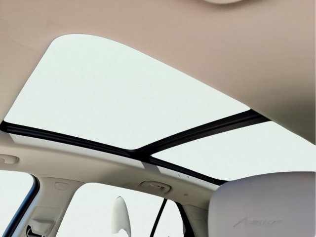 Used 2022 EBONY TWILIGHT METALLIC Buick Avenir image 20