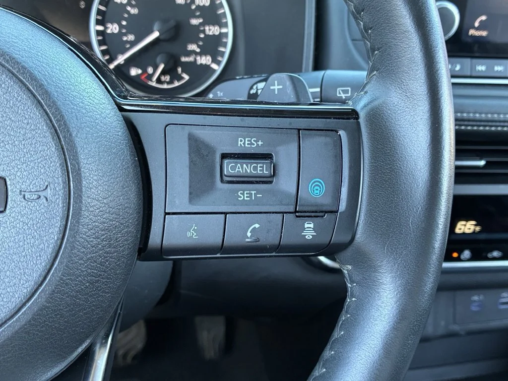 Used 2023 Silver Nissan SV image 31