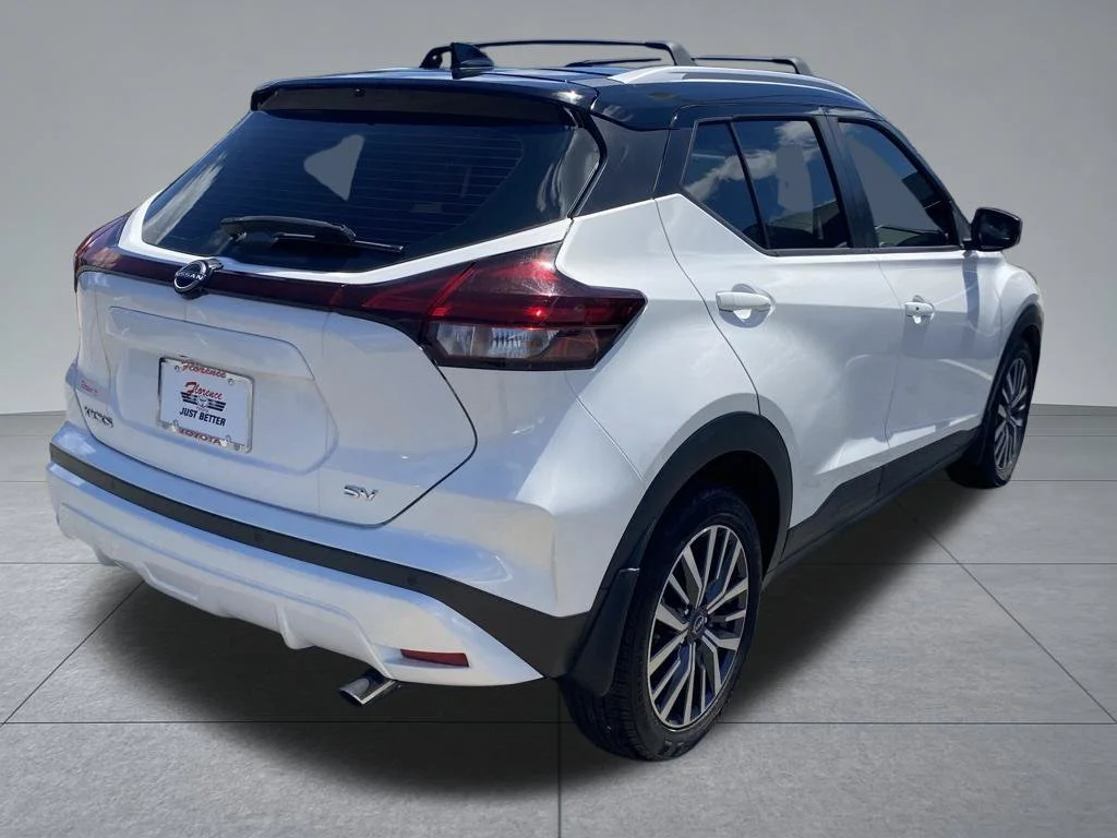Used 2023 White Nissan SV image 15