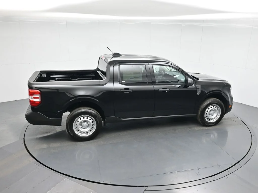 Used 2025 Black Ford XL image 38