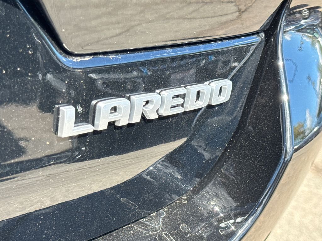 New 2026 Diamond Black Crystal Pearlcoat Jeep Laredo X image 12