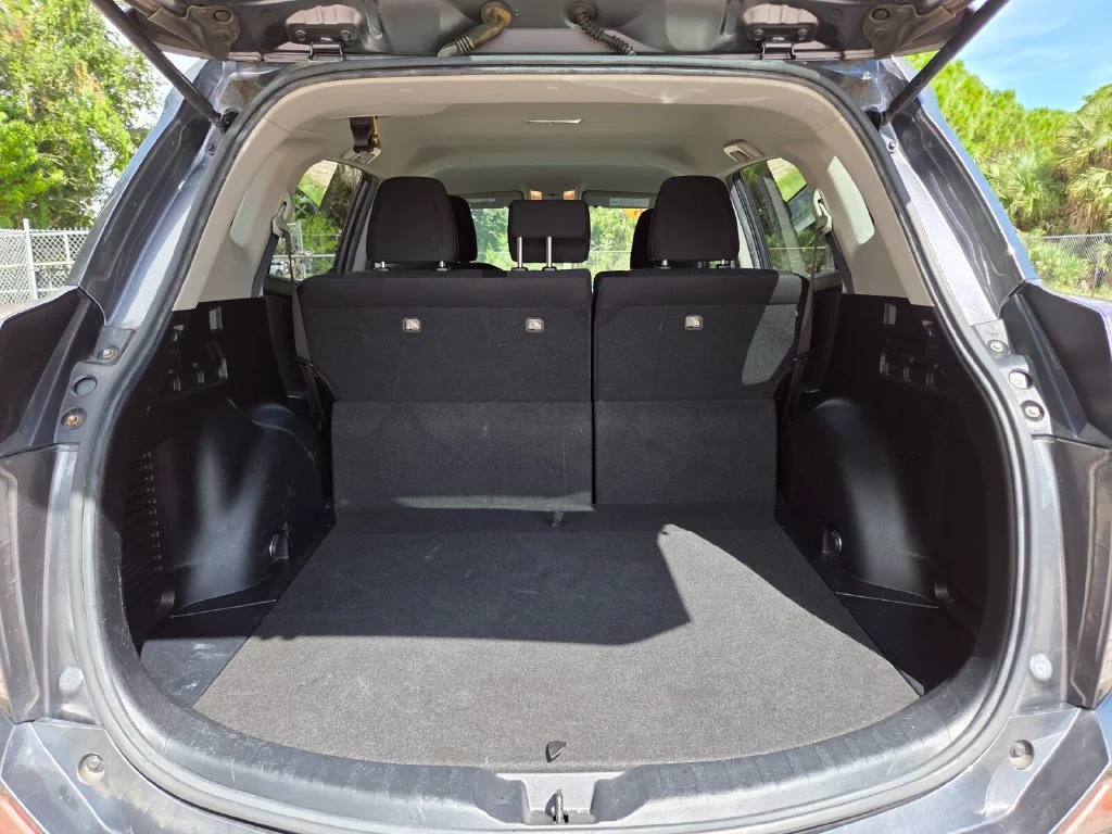 Used 2016 Gray Toyota LE image 19