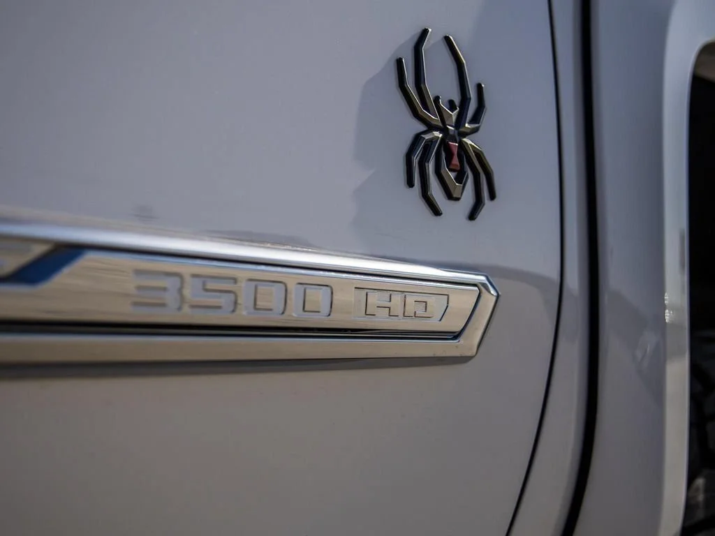 2025 Chevrolet Silverado 3500 HD High Country - Photo 10
