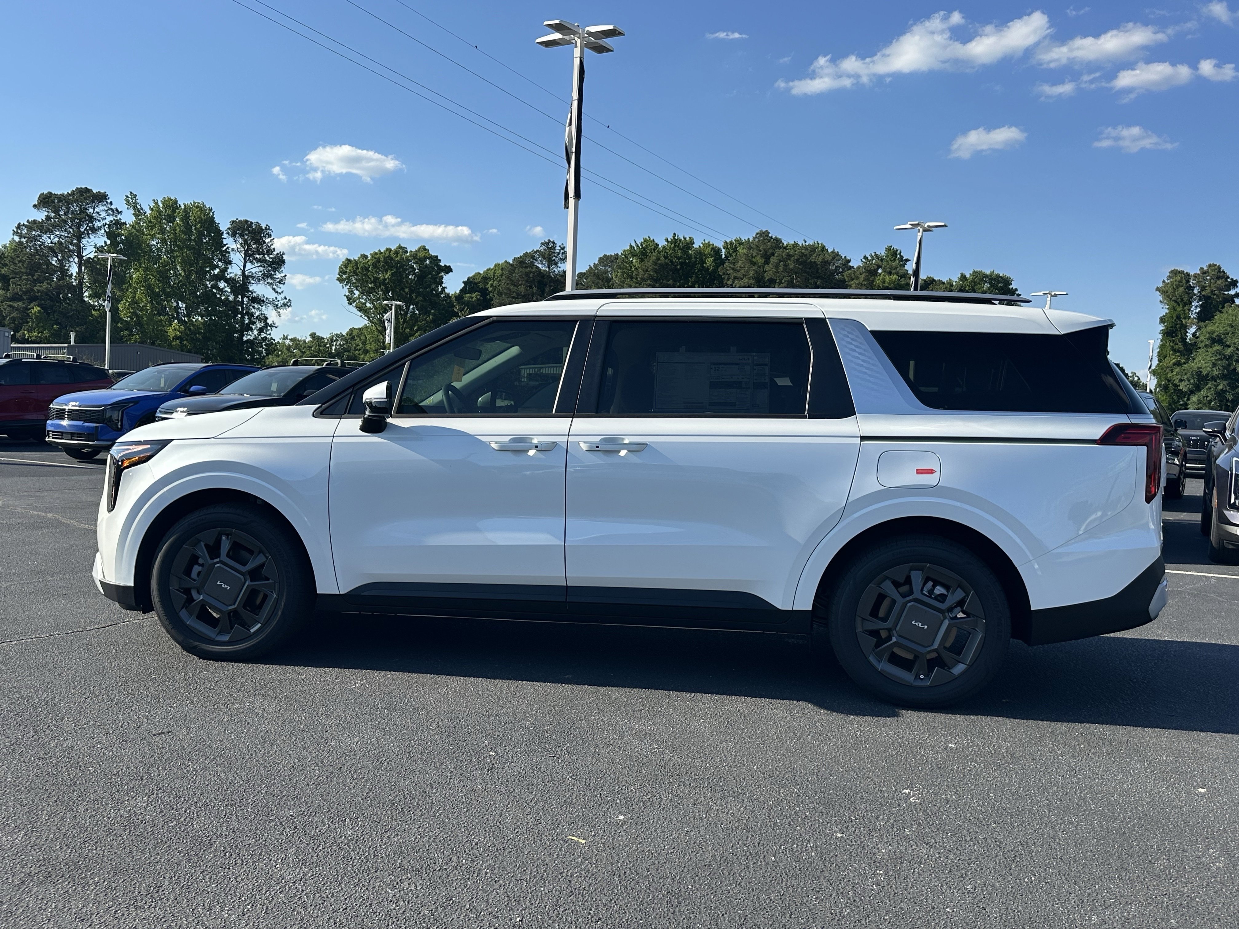New 2026 Snow White Pearl Kia EX image 5