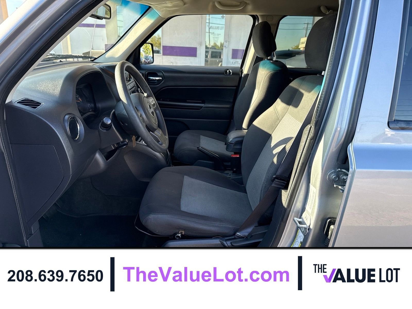 Used 2016 Silver Jeep Sport image 19