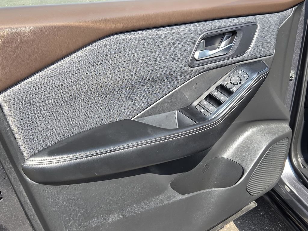 Used 2023 Gun Metallic Nissan SV image 10