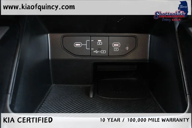 Used 2024 Black Kia S image 34