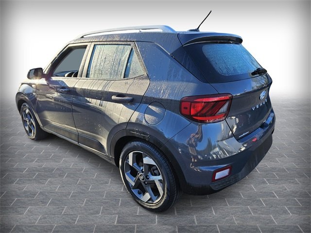 2023 Hyundai Venue SEL photo 4