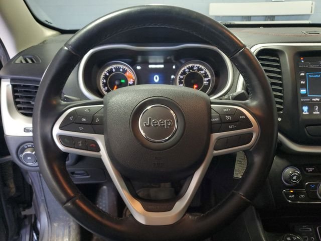 Used 2017 Gray Jeep Trailhawk image 16