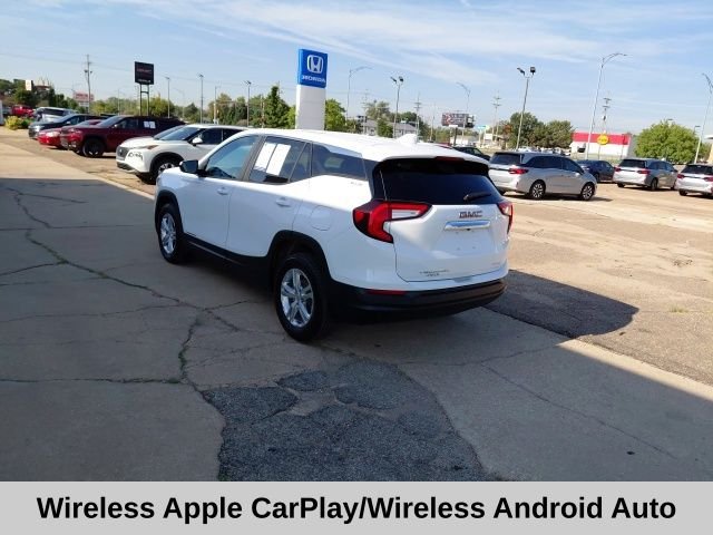 Used 2024 White GMC SLE image 7