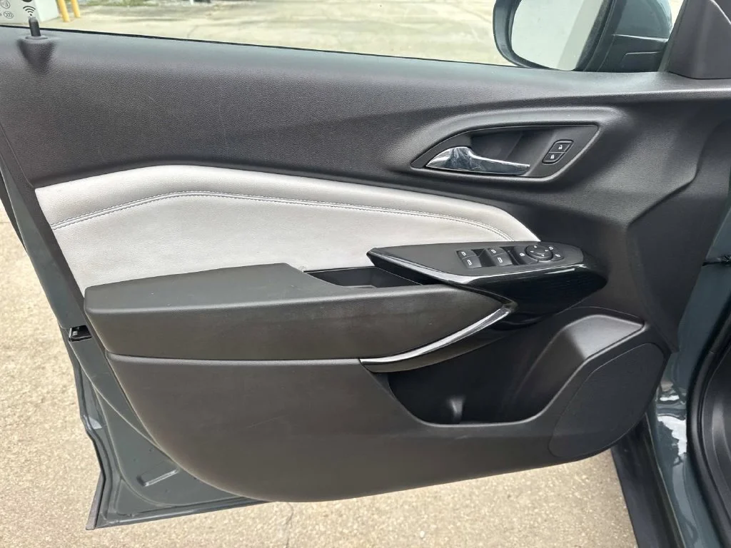 Used 2025 Gray Chevrolet LT image 26
