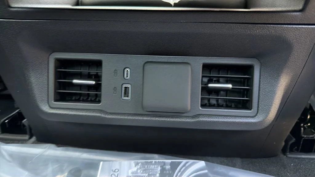 New 2026 Summit White GMC Elevation image 25
