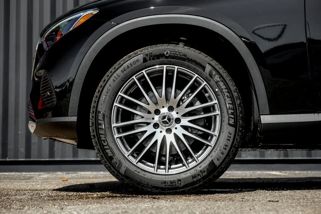 New 2026 Black Mercedes-Benz GLC 300 image 37