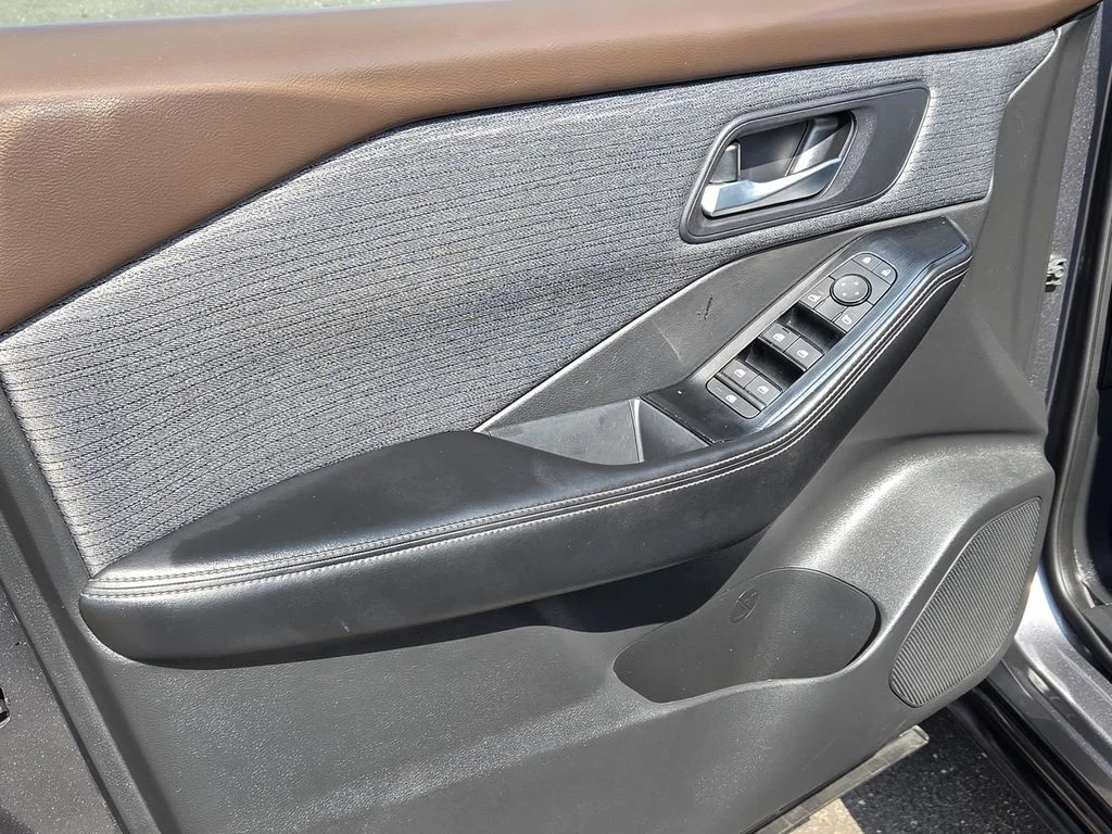 Used 2023 Gun Metallic Nissan SV image 10