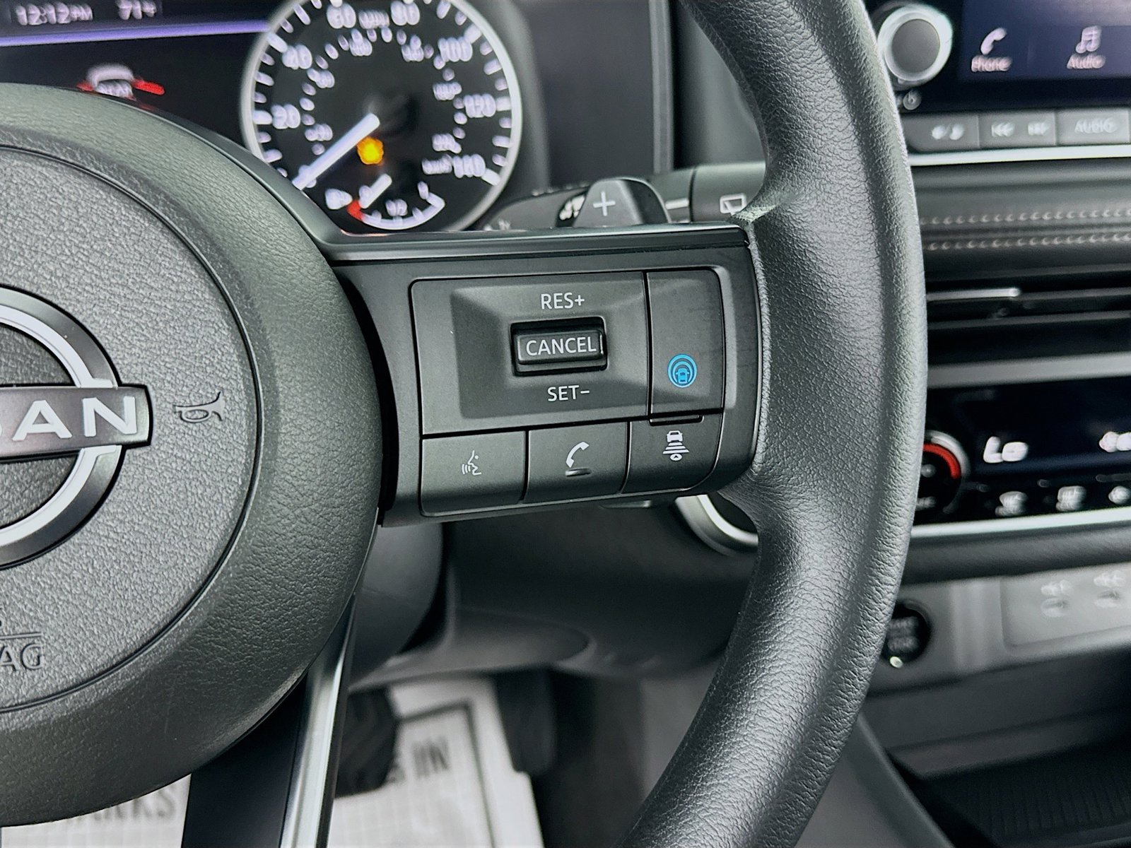 2024 Nissan Rogue SV - Photo 15
